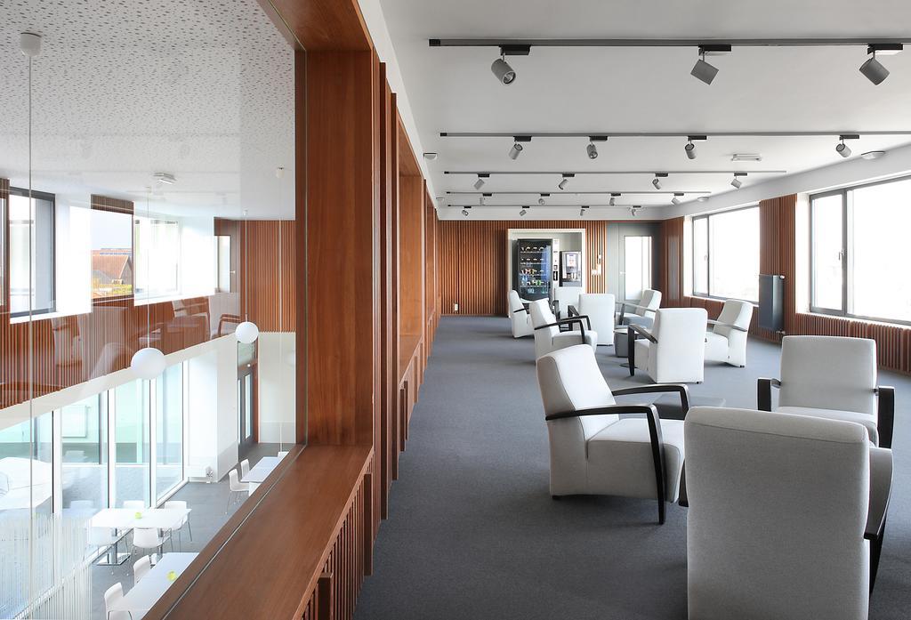 Hotel Middelpunt - Gratis Parking - Ontbijt Inbegrepen! Миделкерк Экстерьер фото
